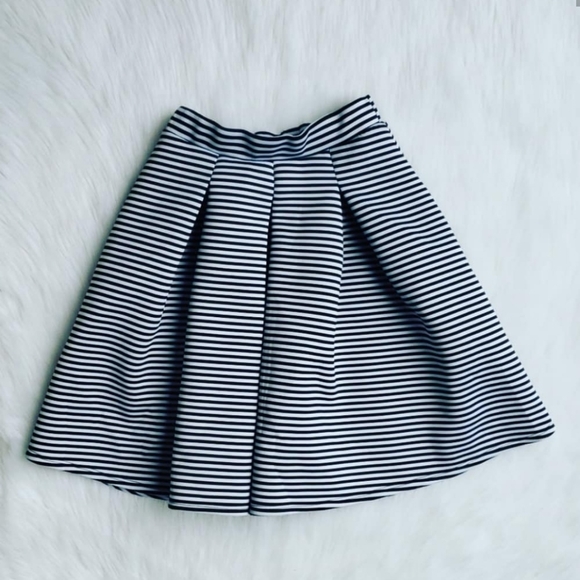 Charlotte Russe Pleated Circle Skirt - Picture 1 of 4